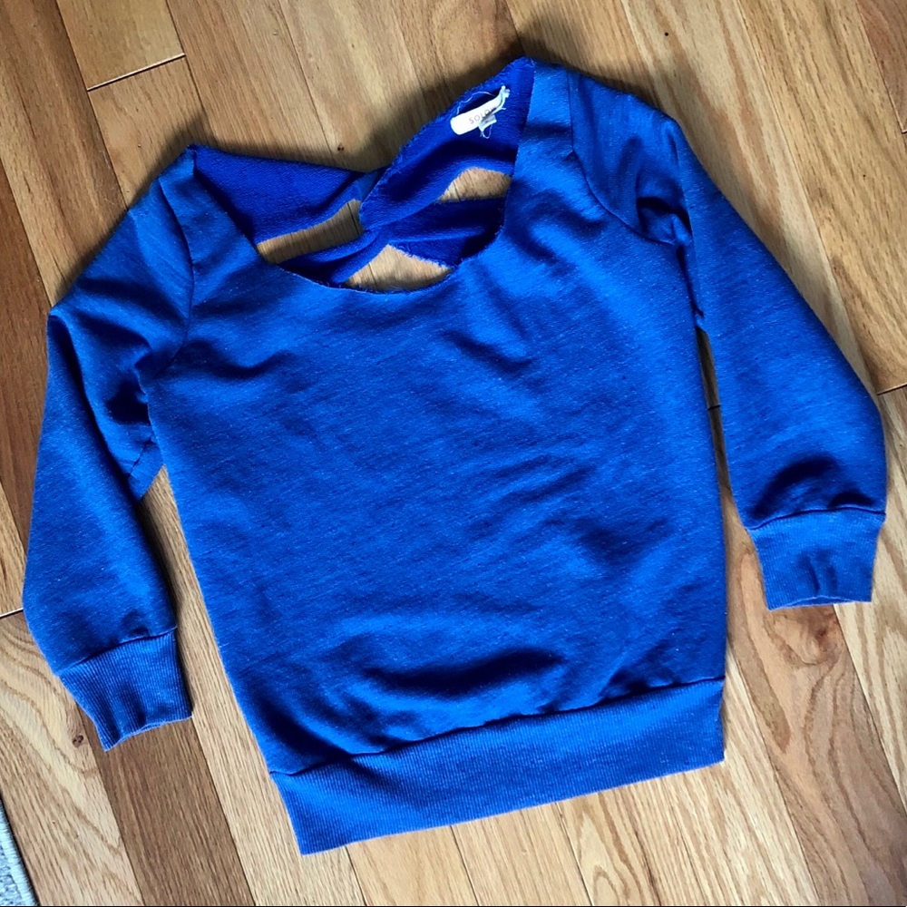 Solow Pullover Sweatshirt Top